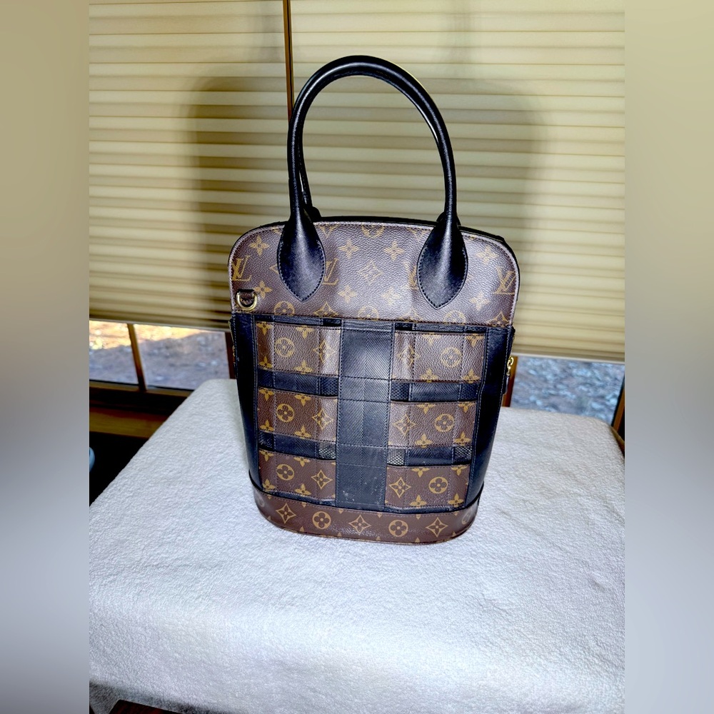 Louis Vuitton Tressage Tote